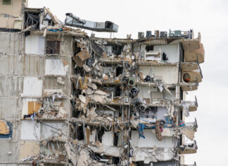 The Land of Foolish Builders