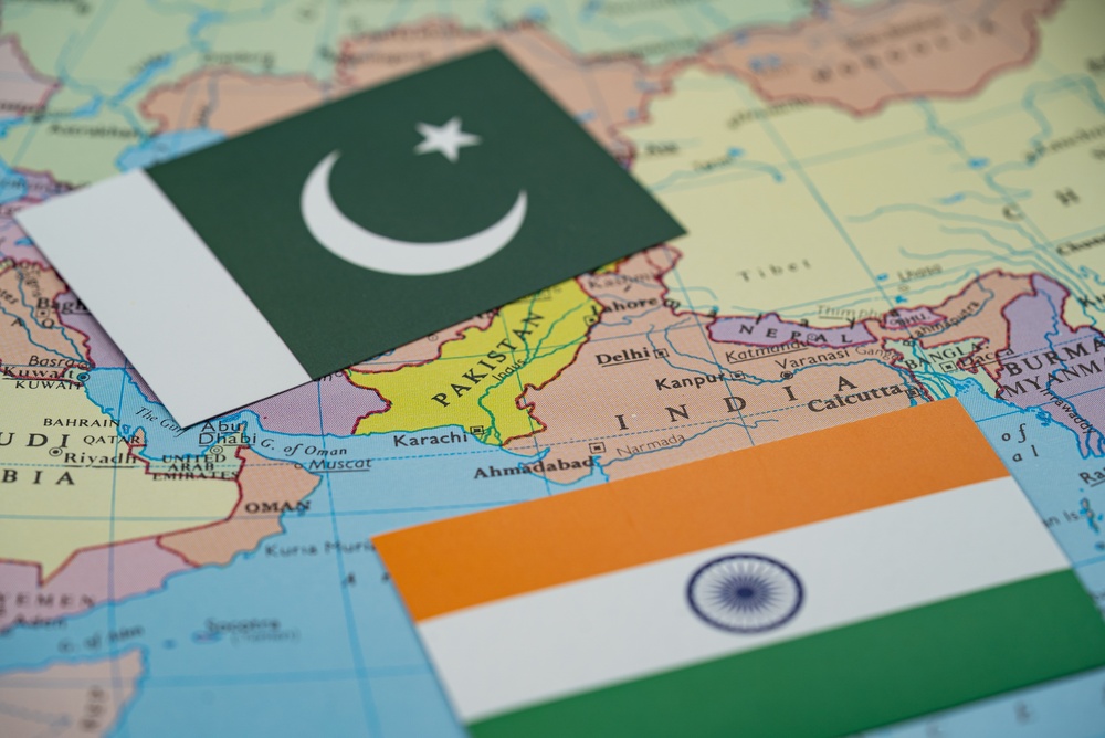 Close,Up,Of,Pakistan,And,India,Flags,On,South,Asia